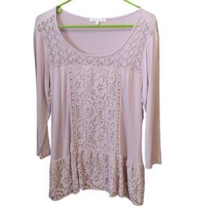 Women's Lavender Floral Long-Sleeve Drop Waist‎ Blouse with Lace Accents T-Shirt